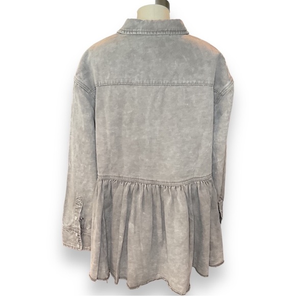 Earl Grey Button Up Long Sleeve Top Pearl Snap Shacket Medium NWT - Picture 7 of 14